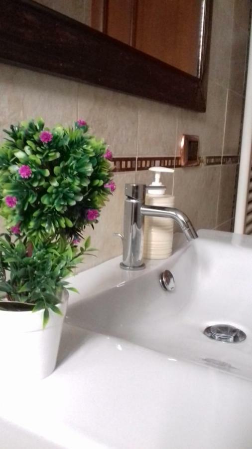 Casa Family & Friends Bed & Breakfast Salerno Exterior foto