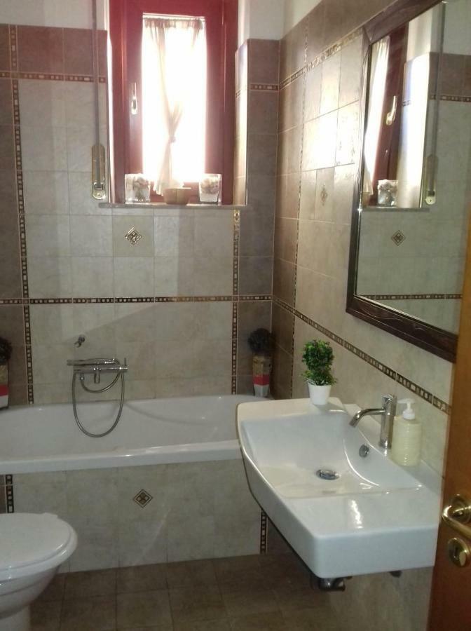 Casa Family & Friends Bed & Breakfast Salerno Exterior foto