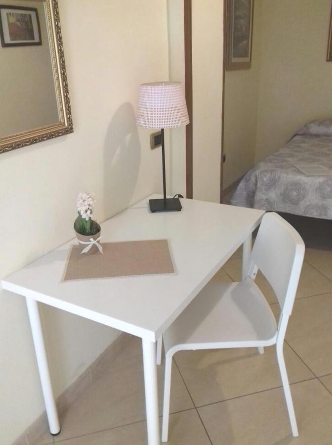 Casa Family & Friends Bed & Breakfast Salerno Exterior foto